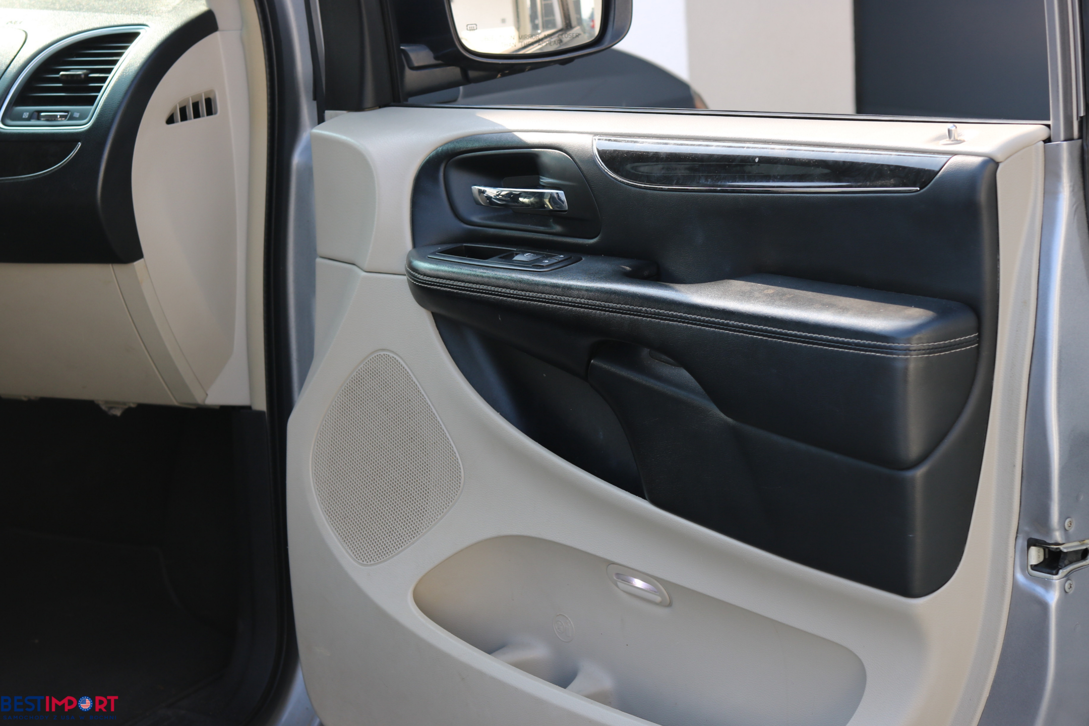 bestimport-bochnia-Chrysler-Town-Country-35